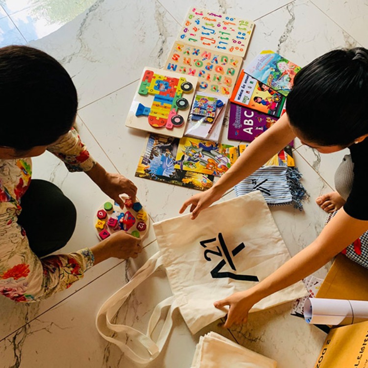 Give Welcome Package to New Survivor